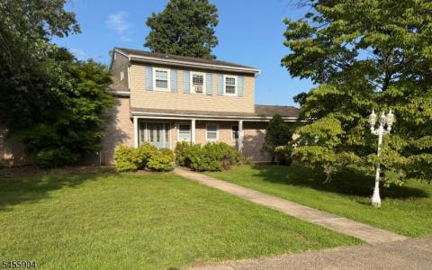 67 Coventry Rd, Wayne Twp., New Jersey 07470-4184, USA