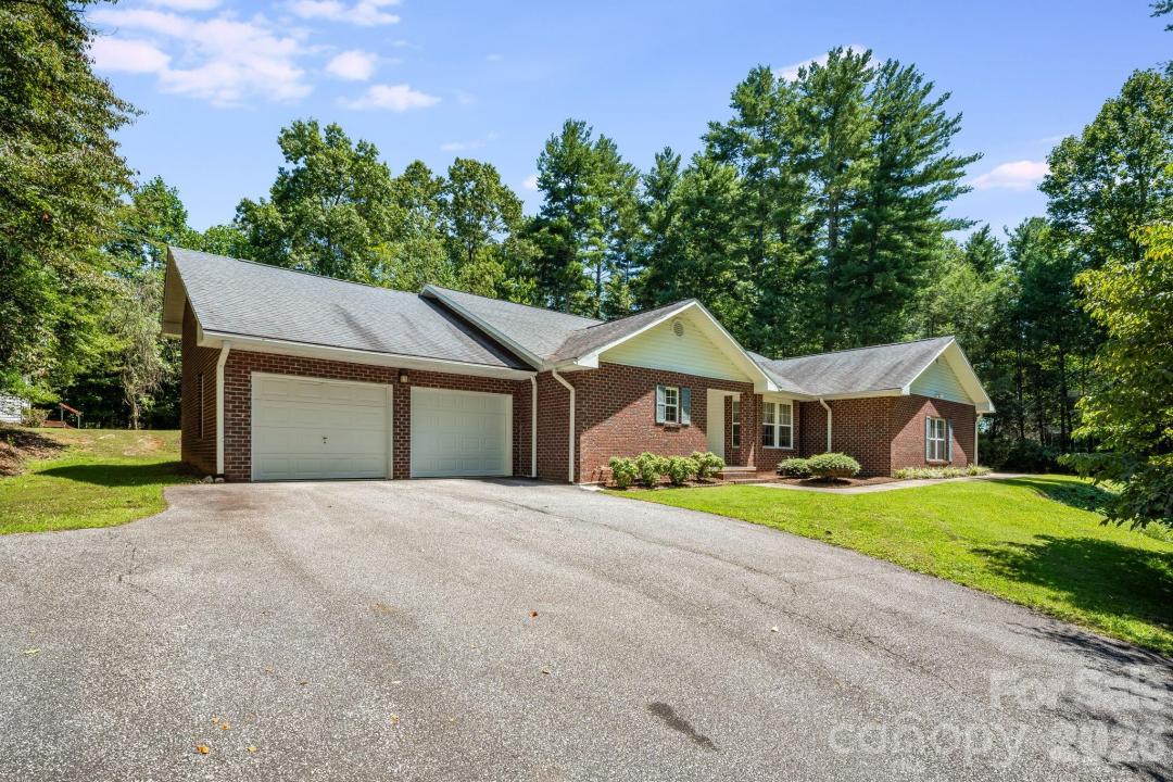 225 Arbor Lane, Hendersonville, Caroline Du Nord 28791, États-Unis
