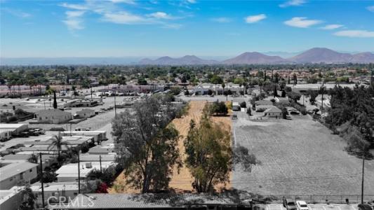 17630 Foothill Boulevard, Fontana, Californie 92335, États-Unis