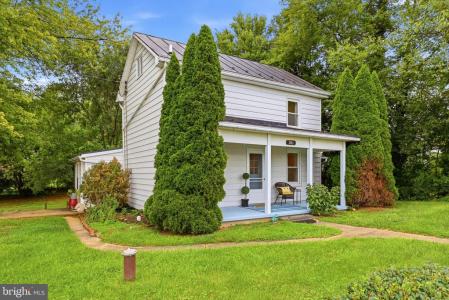 729 Rippon Village Drive, Charles Town, West Virginia 25414, USA