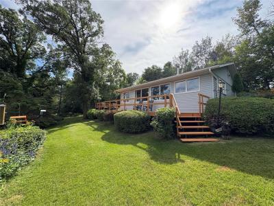 17 PORCUPINE DRIVE, Dauphin, Manitoba R7N 3B3, Canada