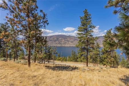 2393 ARTHUR COURT, Kelowna, كولومبيا البريطانية V1V 2S7, كندا 