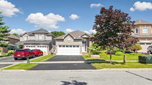 102 HUNTINGTON CRESCENT, Clarington, Ontario L1E 3C5, Kanada