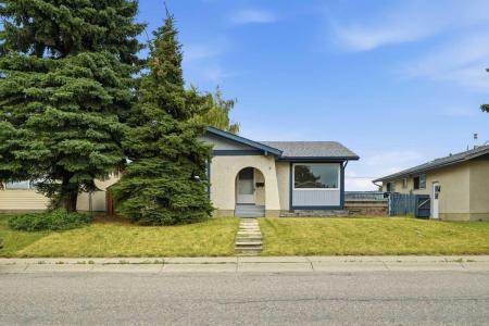 1211 MAITLAND DRIVE NE, Calgary, Alberta T2A 5K2, Canada