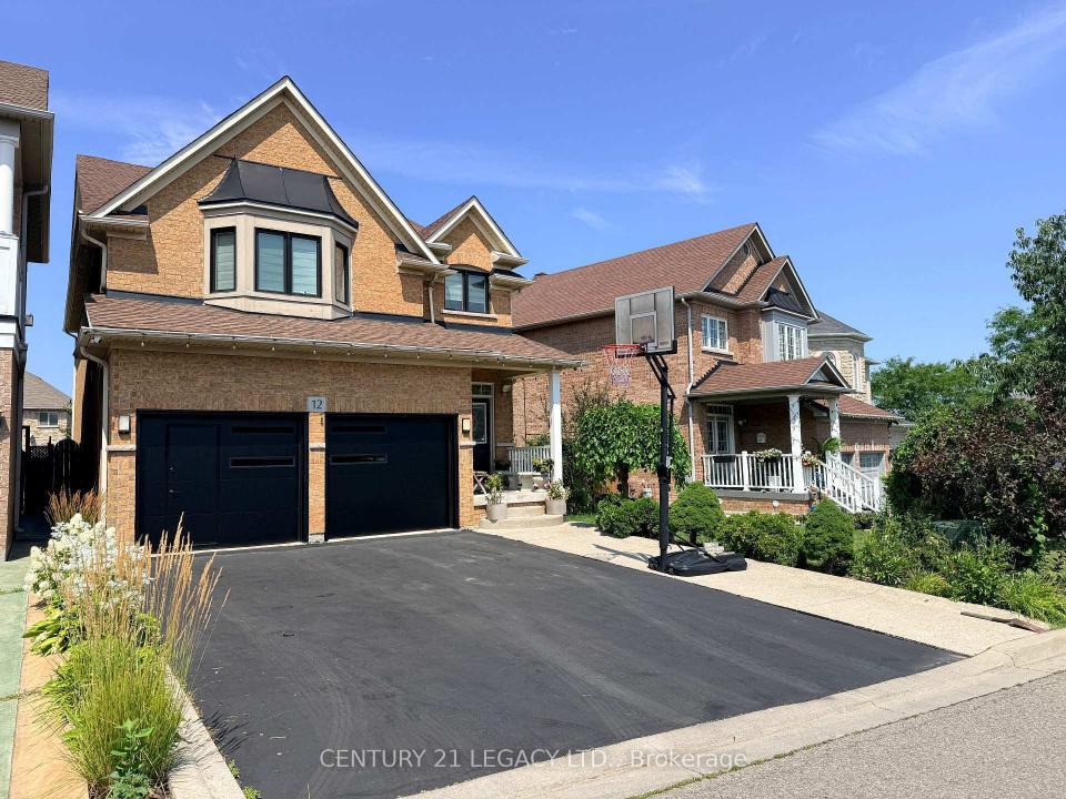 12 ARIA LANE, Brampton, Ontario L6S 6J5, Canada