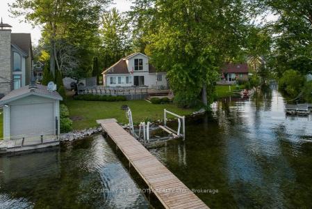 2389 CRYSTAL BEACH ROAD, Innisfil, Ontario L9S 3W8, Canada