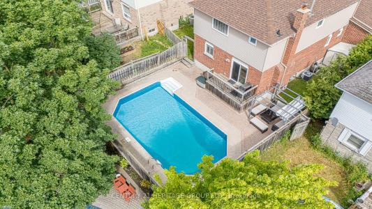 222 FORSYTH ROAD, Newmarket, Ontario L3Y 7Y9, Canada
