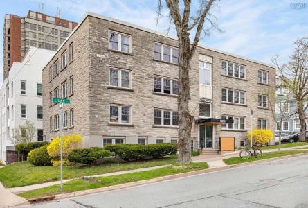 15 1510 LILAC STREET, Halifax, Nueva Escocia B3H 3W3, Canadá