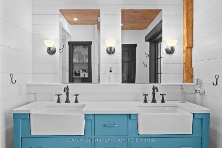 4/6 SIFTON ROAD, Front Of Yonge, Ontario K0E 1R0, Canada