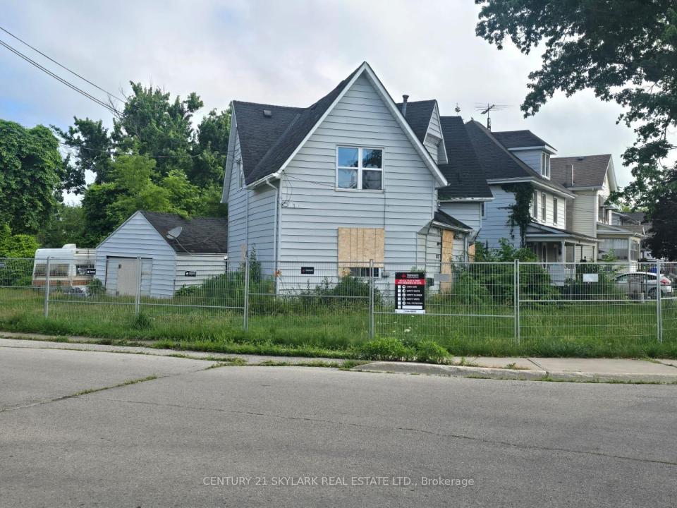 702 CEDAR STREET, Haldimand, Ontario N1A 2J8, Canada