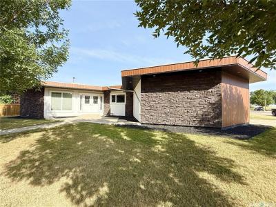 3 MCLELLAND BAY, Weyburn, 서스캐처원주 S4H 2V3, 캐나다