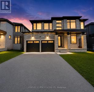 10 ROSANNE CIRCLE, Wasaga Beach, Ontario L9Z 0N4, Canada