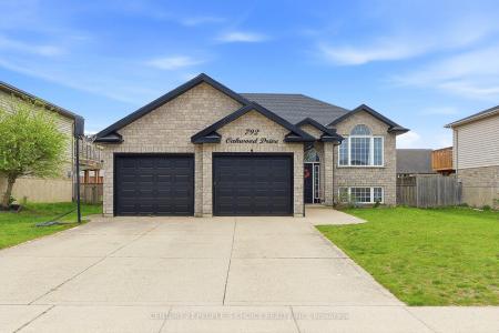 792 OAKWOOD DRIVE, Saugeen Shores, Ontario N0H 2C4, Canada