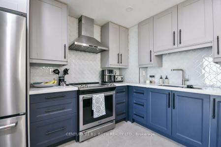 249 LEAVENS COURT, Caledon, Ontario L7E 2A8, Canada