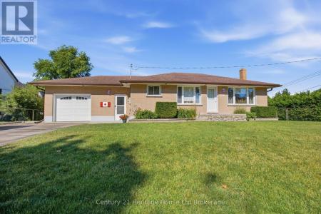 256 MARKWELL STREET, Norfolk (delhi), Ontario N4B 2R2, Canada