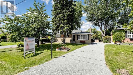 14 WINLAW PLACE, Markham (markham Village), Ontario L3P 2C6, Canada