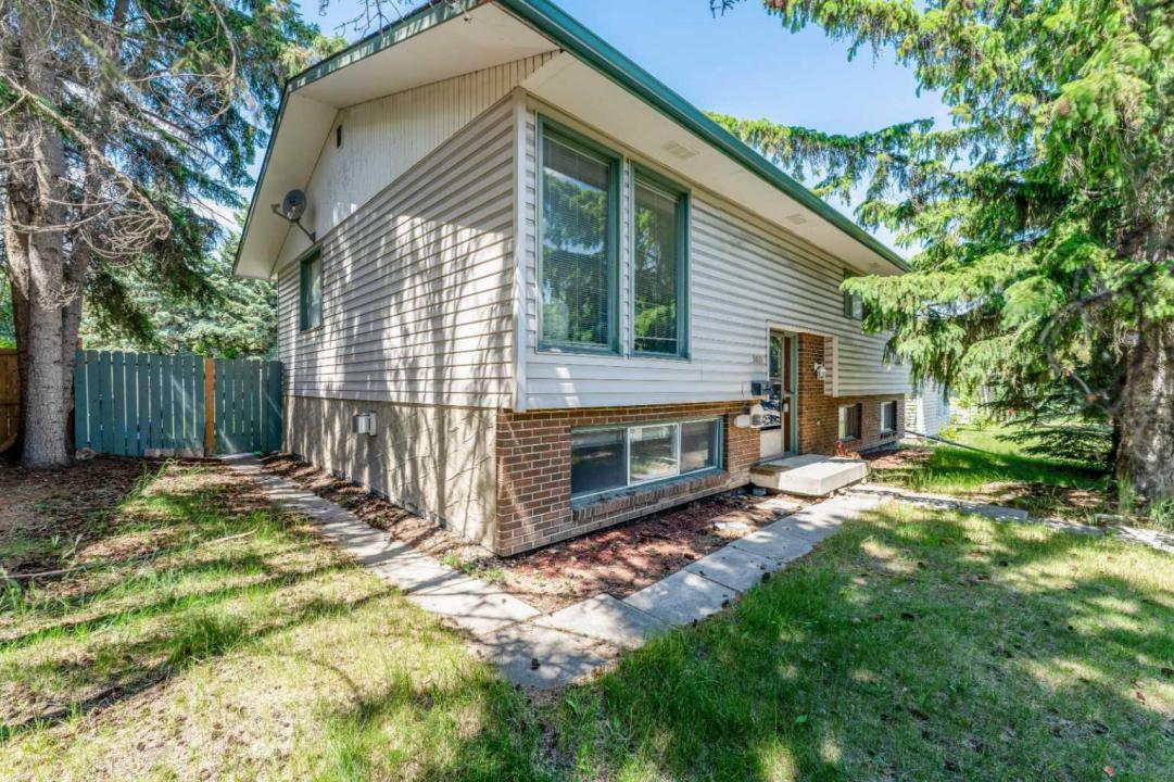 9611 24 STREET SW, Calgary, Alberta T2V 4L2, Canadá