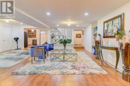 176 LAURENTIAN BOULEVARD, Vaughan, Ontario L6A 2V6, Canada