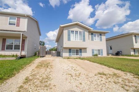 64 WHITBY CRESCENT, Steinbach, Manitoba R5G 0B4, Canadá