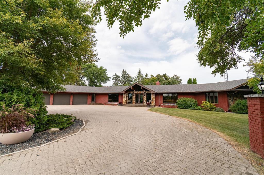 56105 DAWSON ROAD, Springfield Rm, Manitoba R5T 0H6, Canada
