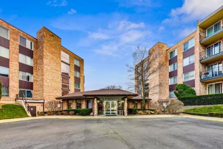 1101 S Hunt Club Dr 204, Mount Prospect, إلينوي 60056, الولايات المتحدة