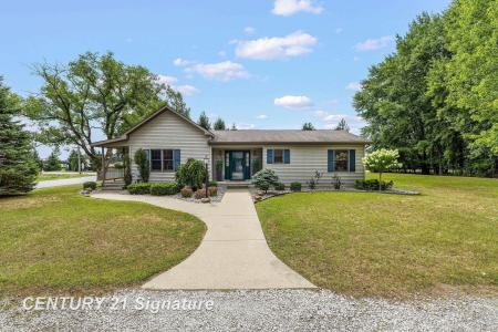 1545 N Graham, Freeland, Michigan 48623
