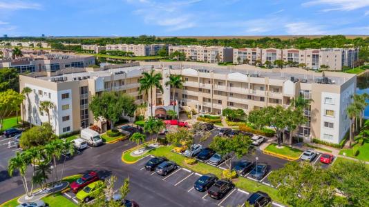 7759 Granville Drive #306, Tamarac, Florida 33321, USA