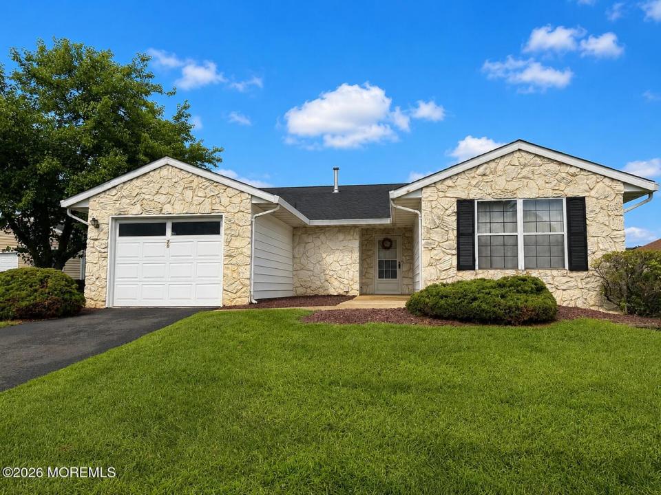 70 Suffolk Way, Marlboro, New Jersey 07746, USA