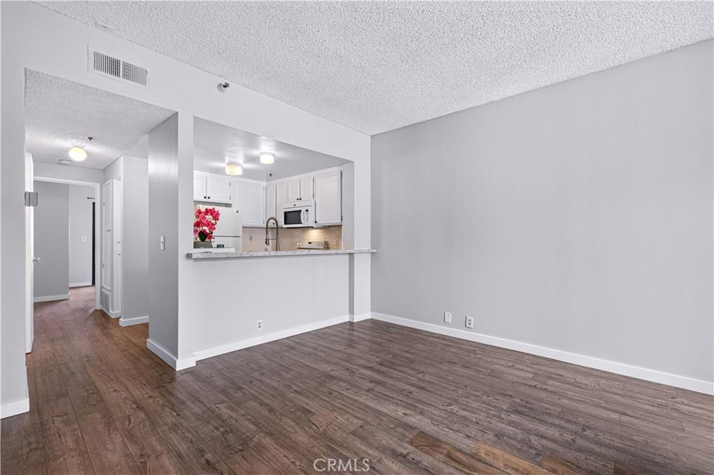 730 W 4th Street , 308, Long Beach, קליפורניה 90802, ארצות הברית של אמריקה