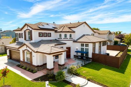 1686 Aletsch Way, Manteca, California 95337, USA
