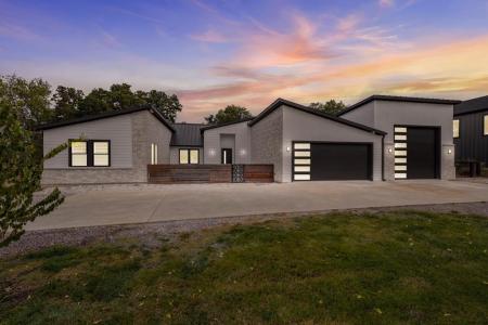 211 Shahan Drive, Shady Shores, Texas 76208, USA