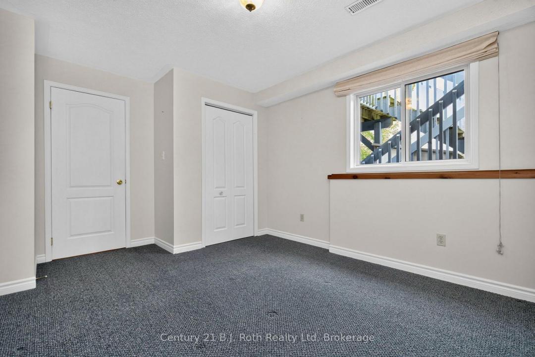 13 CHARLES STREET, Penetanguishene, Ontario L9M 2G6, Canada