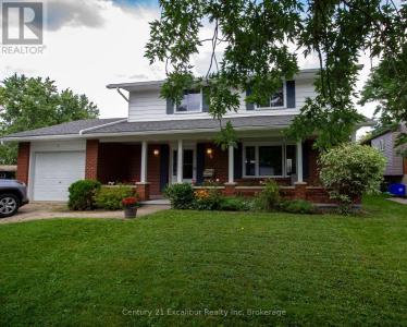 6 BRAESIDE ROAD, Centre Wellington (fergus), Ontario N1M 2Y8, Canada