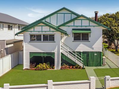 39 Prince Edward Parade, Redcliffe, QLD 4020, Australia