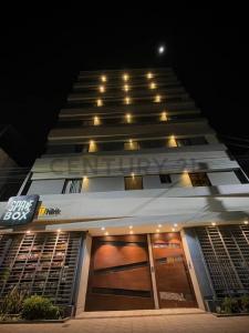 CALLE COLOMBIA , EDIFICIO COMERCIAL SPACE BOX , Este, Cochabamba, Bolivie