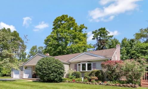 8 Libby Avenuue, Pompton Plains, New Jersey 07444, USA