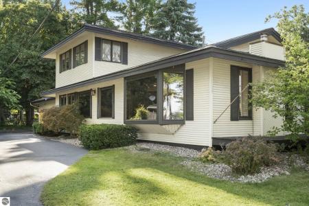 1100 Peninsula Drive, Traverse City, Michigan 49686, USA