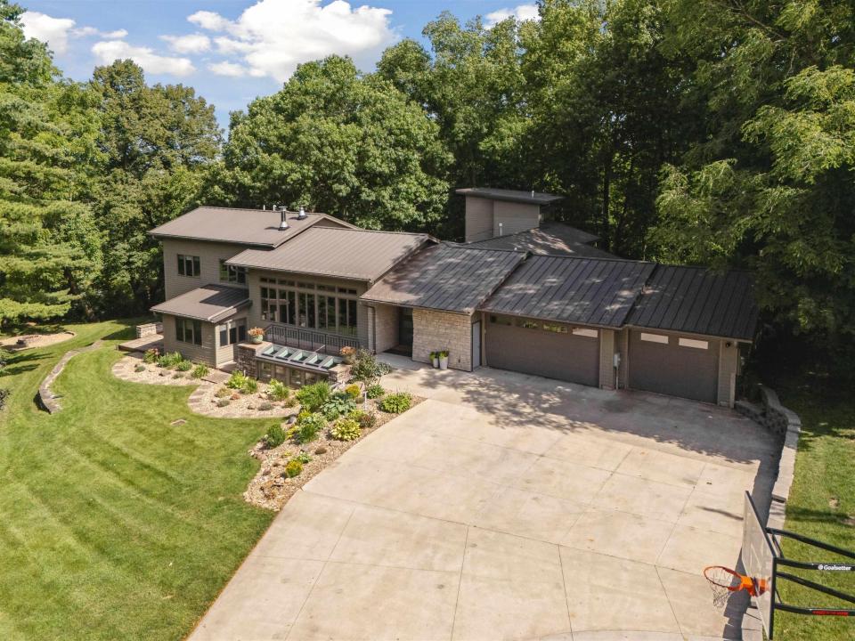 415 NE 3rd Avenue, Waverly, Iowa 50677, USA