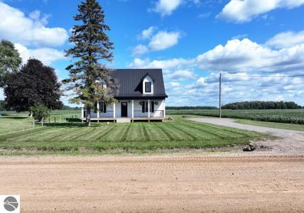 7632 N Wise Road, Clare, Michigan 48617, USA