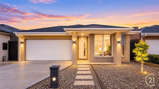 21 Mckell Street, Deanside, VIC 3336, Australia
