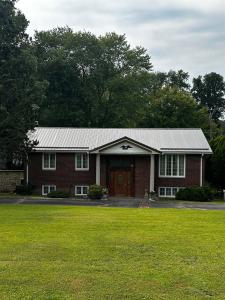 230 Forrest Road, Hurricane, West Virginia 25526, USA