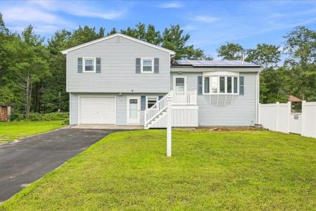 3 Charbonneau Ave, Lakeville, Massachusetts 02347, USA