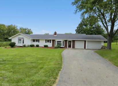 2301 Greenbriar Lane, Lindenhurst, Illinois 60046, USA