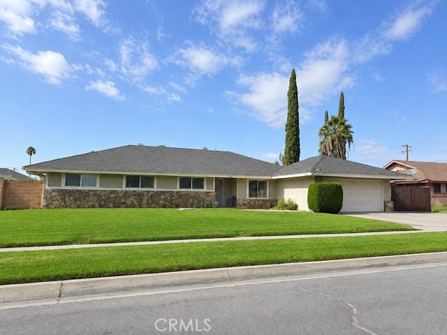 1570 N Pine, Rialto, カリフォルニア 92376, アメリカ合衆国