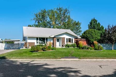 1014 5 STREET SW, High River, Alberta T1V 1A8, Canadá