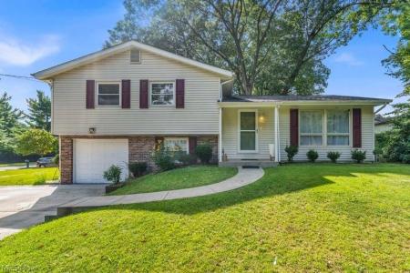 596 Eric Drive, Akron, Ohio 44305, États-Unis