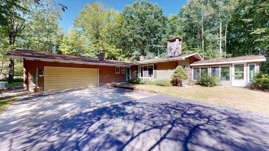 3175 S Tower Hill Road, Houghton Lake, Michigan 48629, USA