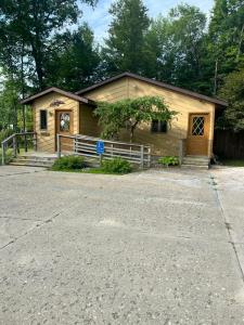 5653 Walker Drive, Grayling, Michigan 49738, USA