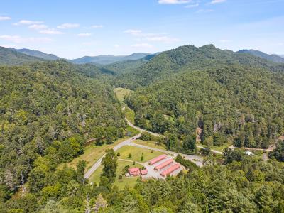 58 Guntertown Rd., Marshall, North Carolina 28753, USA