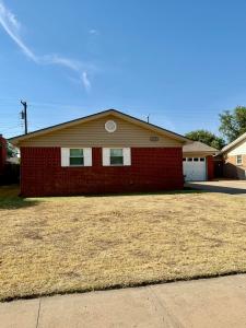5537 17th Place, Lubbock, Texas 79416